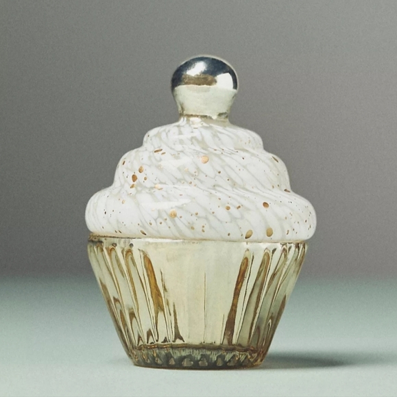Anthropologie Other - Anthropologie Cupcake Gourmand Cashmere & Coconut Glass Candle White